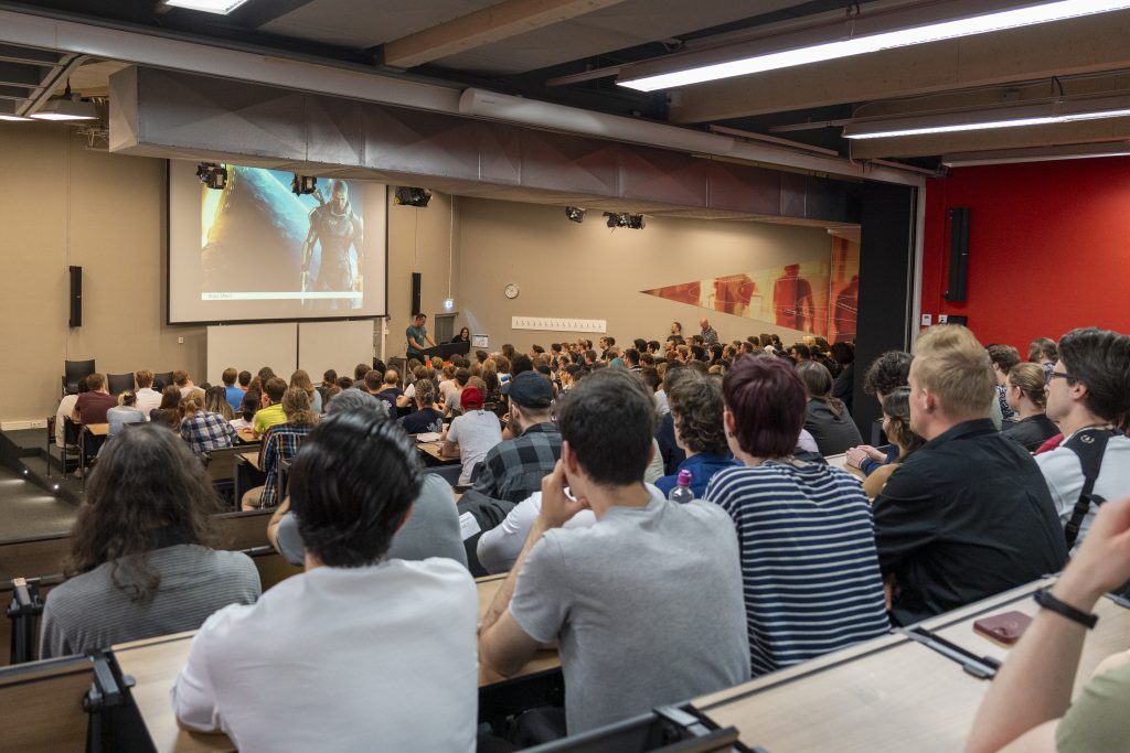 Presentation in a lecture hall.